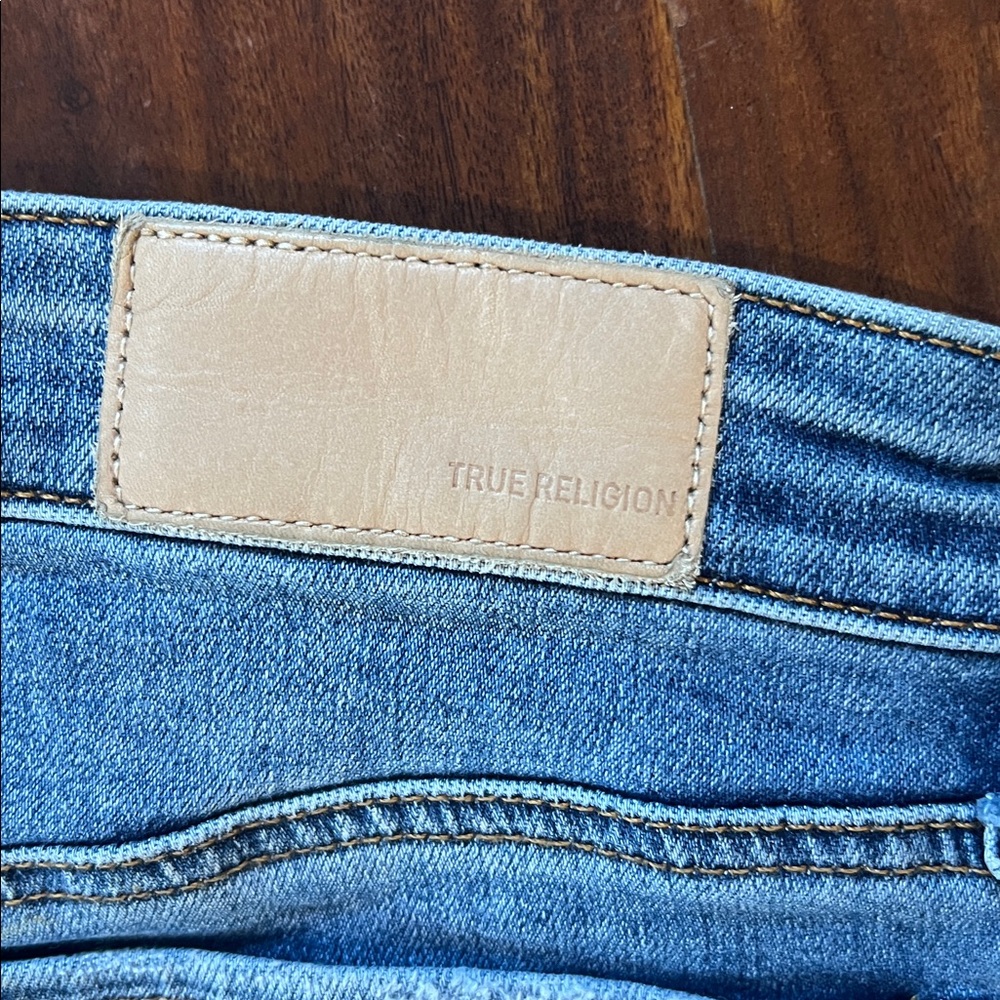 True Religion Women's Distressed Blue Jean Shorts 26W Jayde Stretchy - Picture 7 of 7
